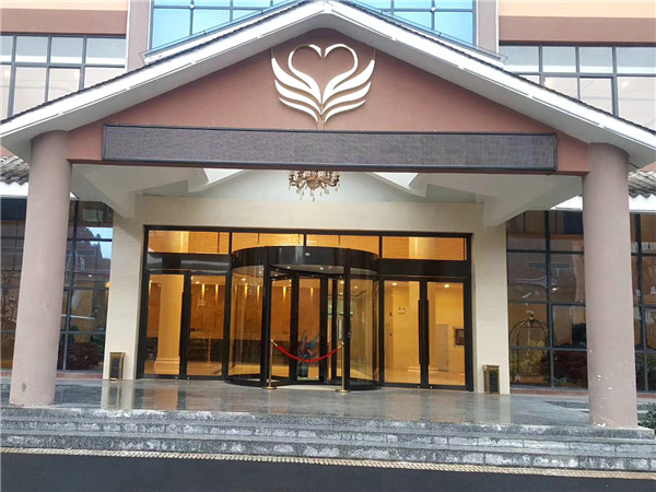 豪华酒店旋转门案例