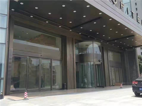 酒店自动旋转门案例