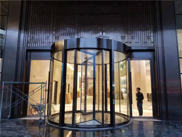 旋转门施工安装