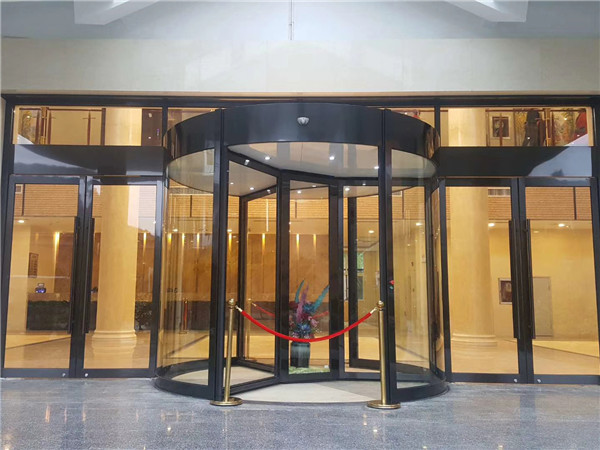 自动旋转门案例