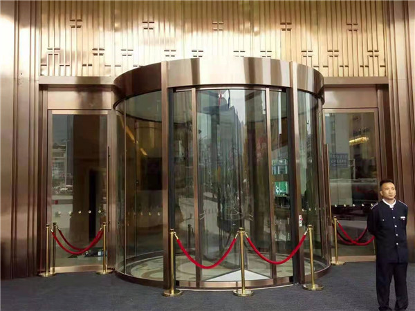 旋转自动门有哪些特点：  　　